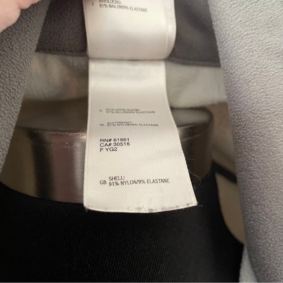 The North Face Women’s Medium Grey Apex Flight Series 1/4 Zip Jacket - Picture 12 of 14